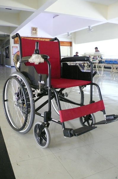 The first automatic folding wheelchair by RMUTT researchers