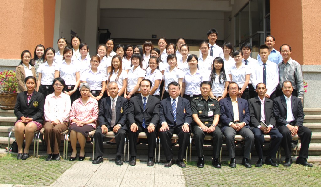 President Conferring Certificates to Chinese Exchange Students