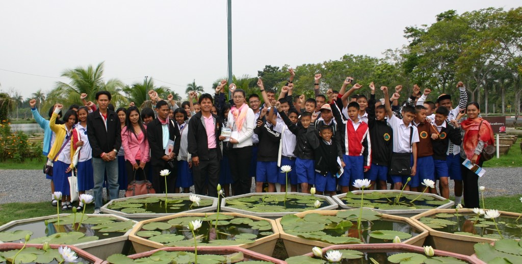 Tessaban 5 School Songkhla Municipality Vsiting Lotus Museum