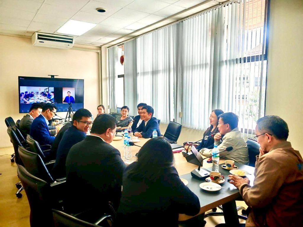 Rajamangala University of Technology Thanyaburi (RMUTT) partners with the Thai SME Confederation and AI Entrepreneurs Association to establish the AI Center for SME, empowering Thai businesses through AI innovation and digital transformation.